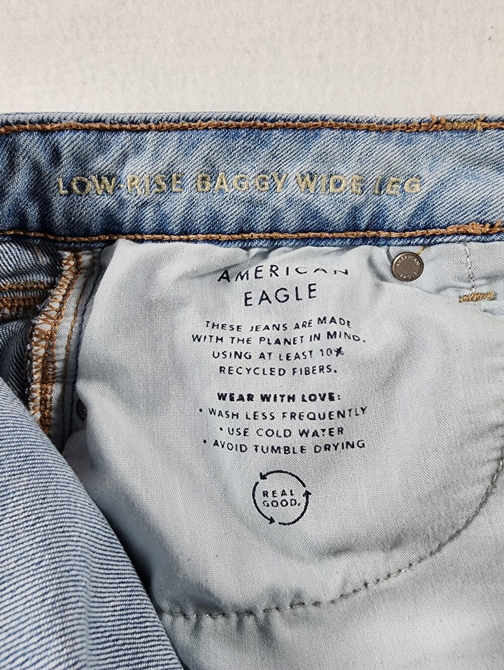 American Eagle Baggy Wide Leg Jeans Low Rise Raw Hem Light Wash Size 4 - Picture 9 of 12
